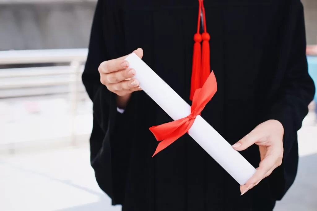 Passei no Concurso mas não terminei a faculdade